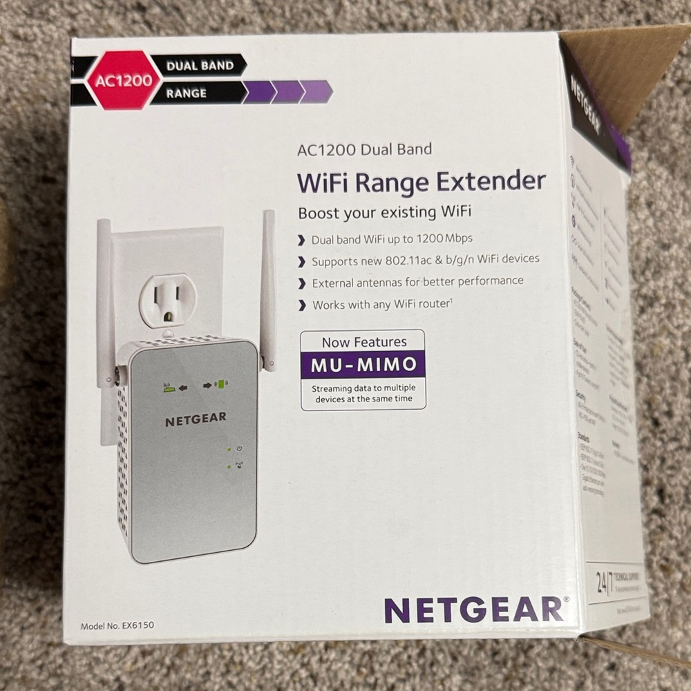 NETGEAR White AC1200 Dual Band WiFi Range Extender with External Antennas